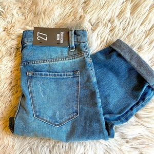 BDG UrbanOutfitters Mom HighRise Jeans Size 27 NWT